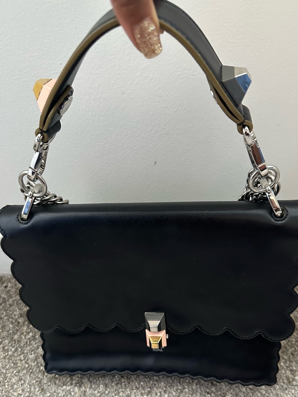 Fendi Kan I leather Scalloped shoulder bag